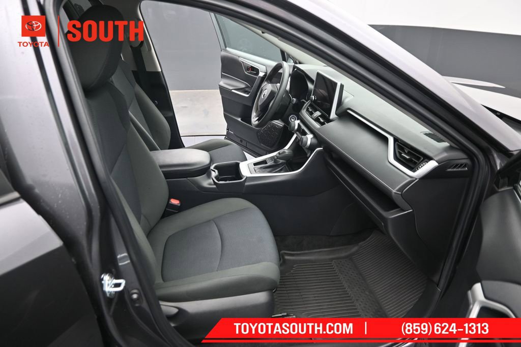 Used 2024 Toyota RAV4 LE FWD image 29