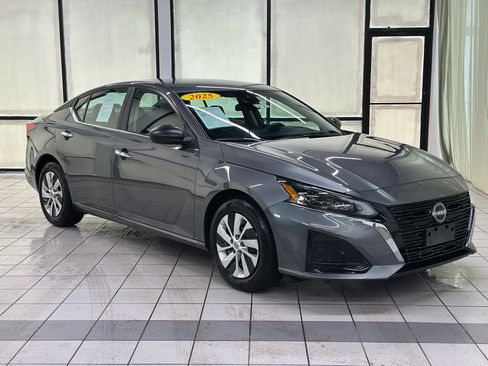 Used 2025 Nissan Altima 2.5 S FWD image 1