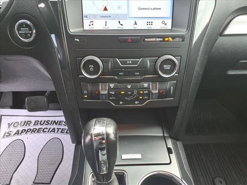 Used 2019 Ford Explorer XLT AWD/4WD image 27