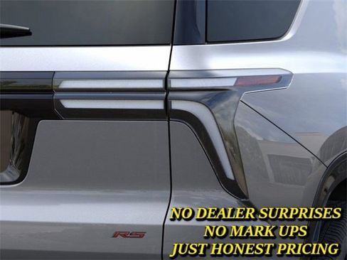 New 2026 Chevrolet Traverse RS w/ LPO, Floor Liner Package image 11