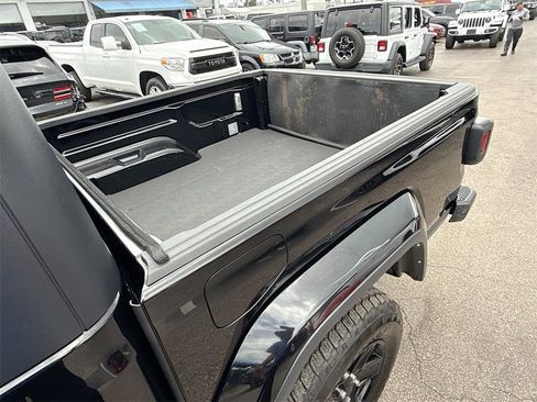 Used 2021 Jeep Gladiator Sport image 30