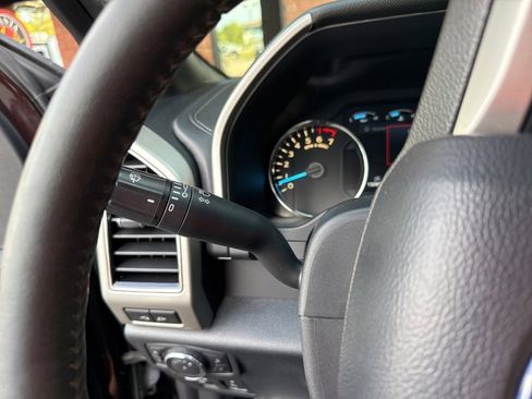 Used 2018 Ford F150 Lariat w/ Equipment Group 502A Luxury image 32