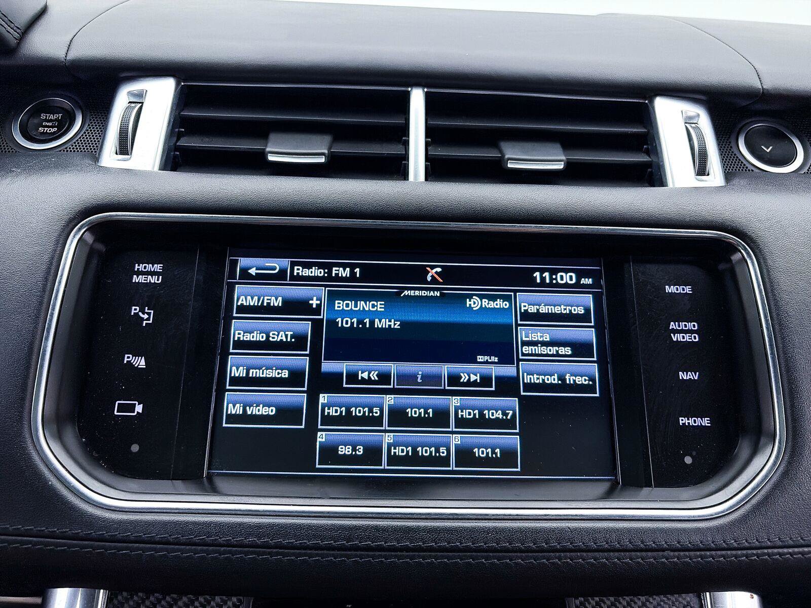Used 2015 Land Rover Range Rover Sport SVR AWD/4WD image 20