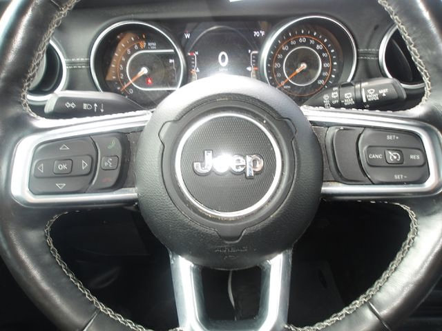 Used 2022 Jeep Wrangler Unlimited Sahara w/ Cold Weather Group AWD/4WD image 16