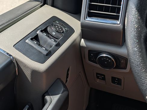 Used 2016 Ford F150 XLT w/ Equipment Group 302A Luxury RWD image 26