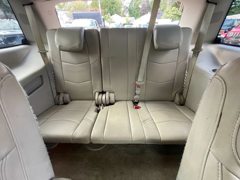 Used 2017 Cadillac Escalade Premium Luxury AWD/4WD image 22