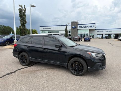 Used 2019 Subaru Outback 3.6R Touring AWD/4WD image 1