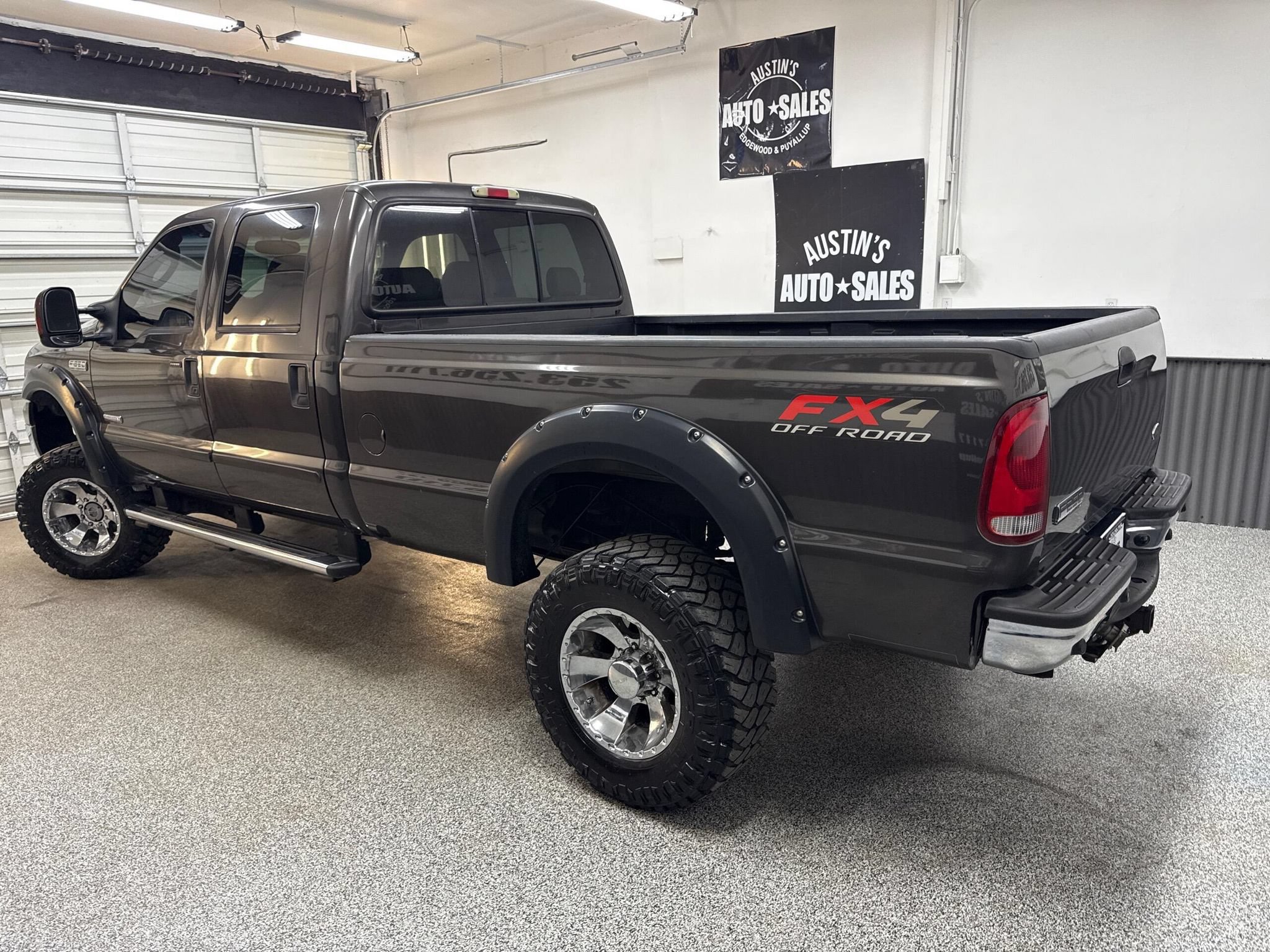 Used 2005 Ford F250 Lariat AWD/4WD image 4