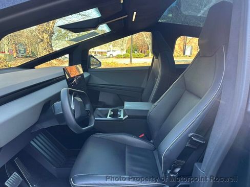 Used 2024 Tesla Cybertruck AWD Crew Cab image 12
