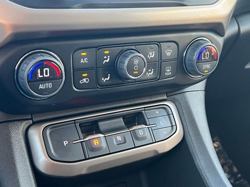 Used 2023 GMC Acadia Denali image 27