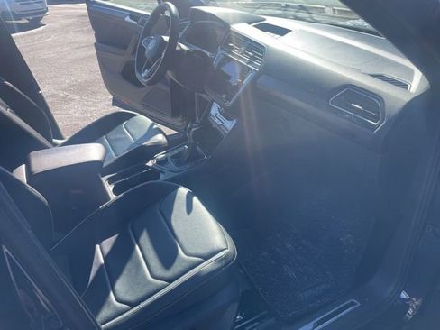 Used 2022 Volkswagen Tiguan SEL R-Line image 21