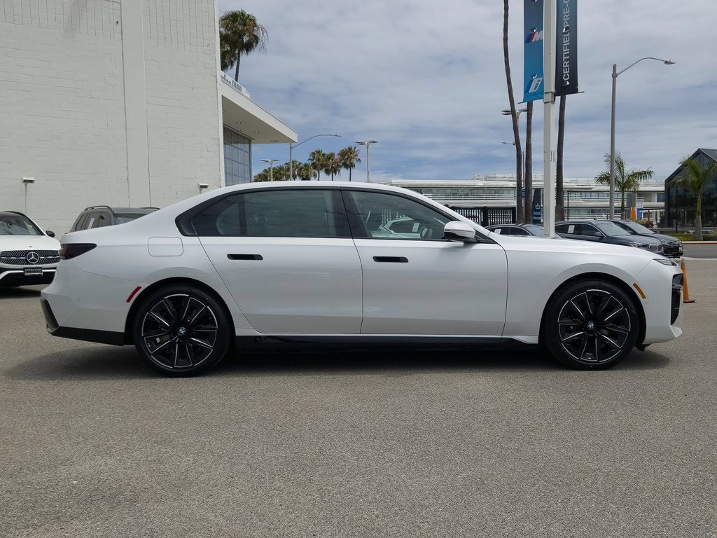 New 2026 BMW 750e xDrive AWD/4WD image 3