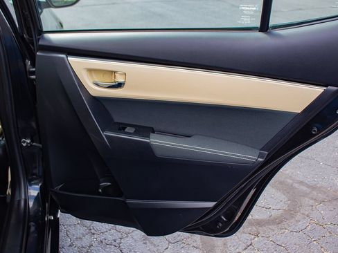 Used 2017 Toyota Corolla LE w/ LE Premium Package w/Moonroof FWD image 18