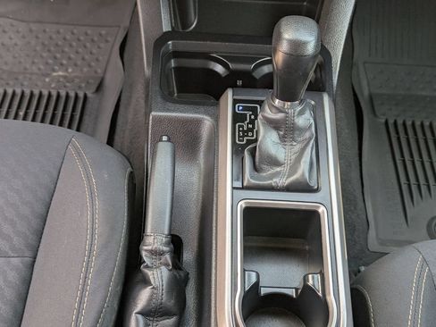 Used 2019 Toyota Tacoma SR5 AWD/4WD image 21