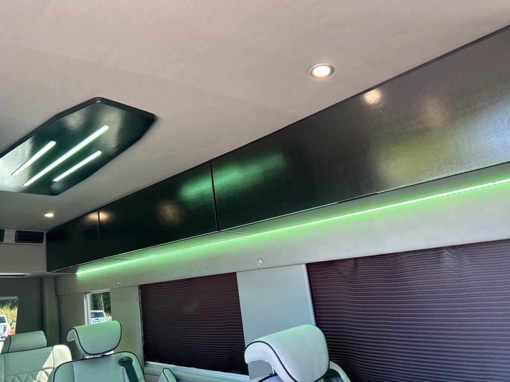 Used 2022 Mercedes-Benz Sprinter 2500 image 95