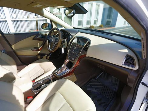 Used 2013 Buick Verano Convenience image 19