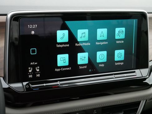 Certified 2025 Volkswagen Atlas SE w/ Panoramic Sunroof Package image 22