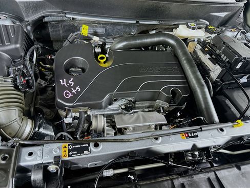 Used 2024 GMC Terrain SLE image 32