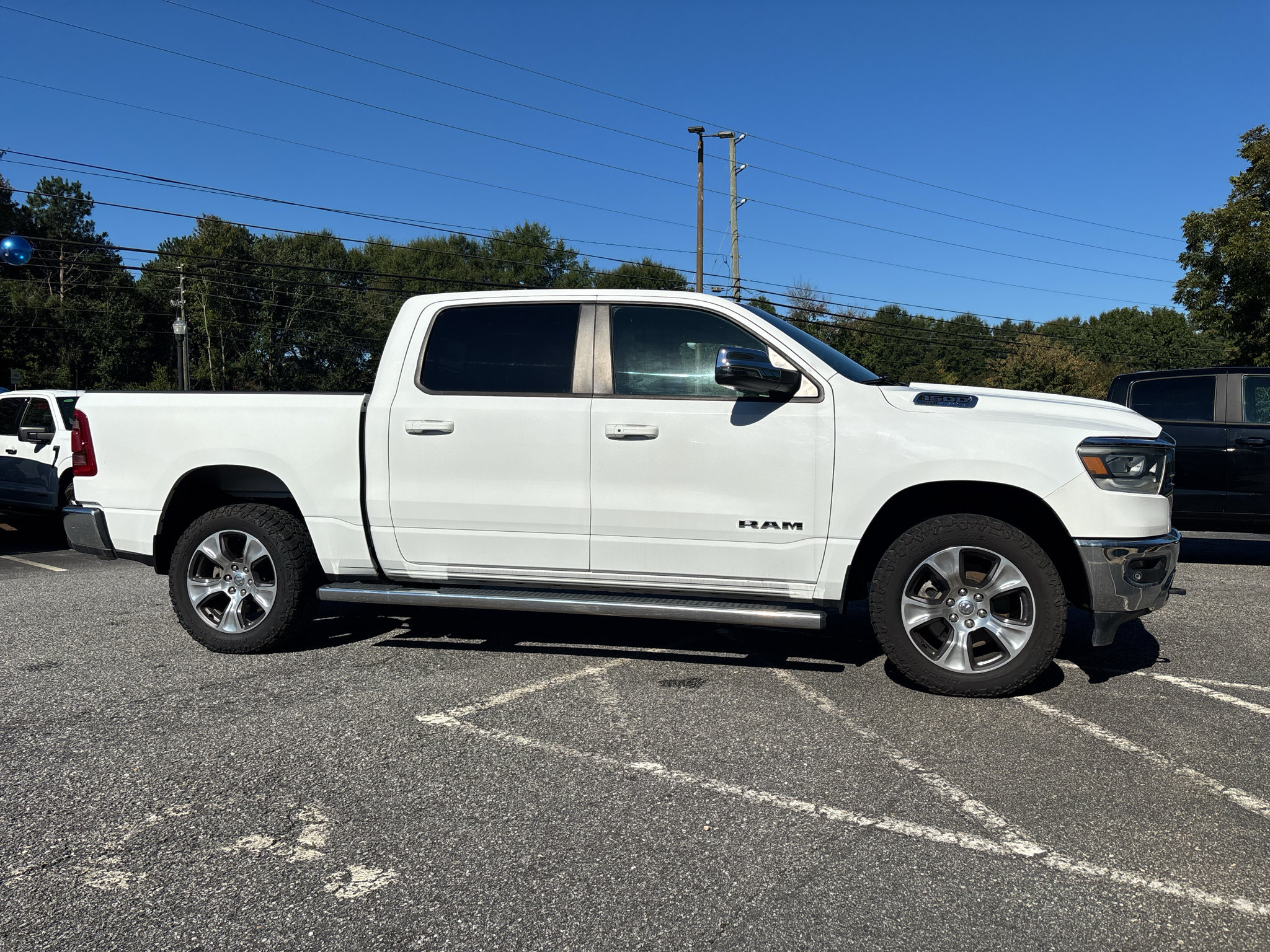 Used 2023 RAM 1500 Laramie AWD/4WD image 3