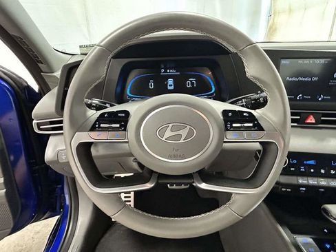 Certified 2025 Hyundai Elantra Sport FWD image 21