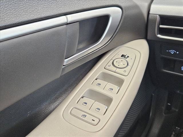 Used 2025 Hyundai Sonata SEL FWD image 23
