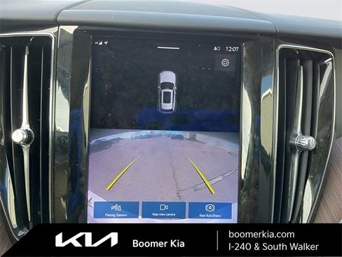 Used 2022 Volvo XC60 B5 Momentum image 25