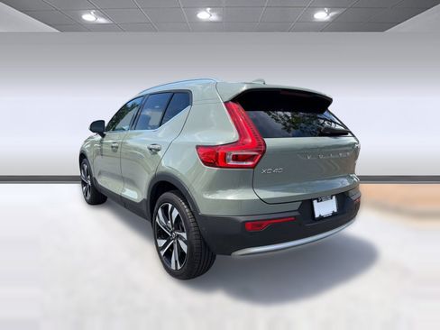 Certified 2024 Volvo XC40 B5 Plus AWD/4WD image 3