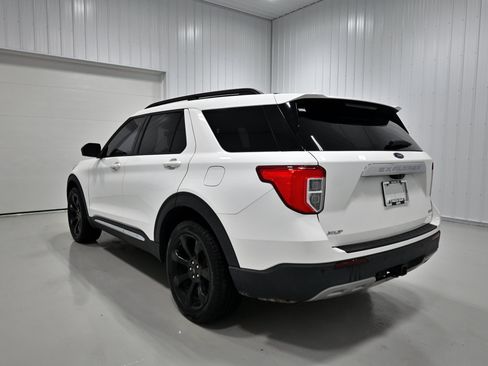 Used 2021 Ford Explorer XLT w/ Equipment Group 202A AWD/4WD image 33