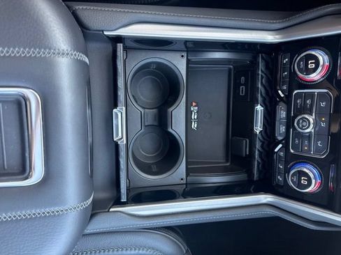Used 2023 GMC Yukon Denali RWD image 38