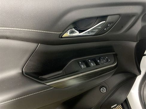 Used 2023 GMC Acadia SLT w/ LPO, Floor Liner Package image 13