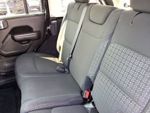 Used 2021 Jeep Wrangler Unlimited Sport image 13