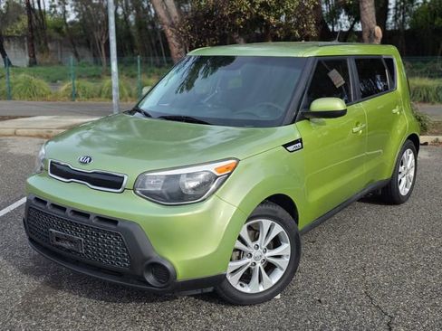 Used 2015 Kia Soul + image 17