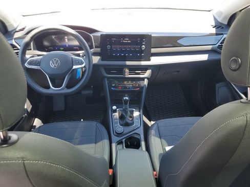 Certified 2025 Volkswagen Taos SE AWD/4WD image 15