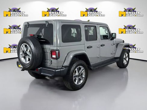 Used 2021 Jeep Wrangler Unlimited Sahara AWD/4WD image 5