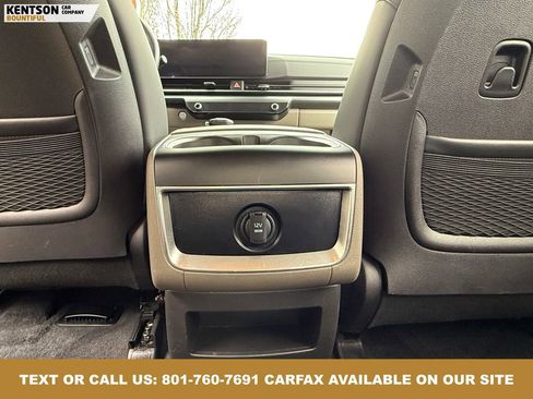 Used 2025 Kia Carnival image 34