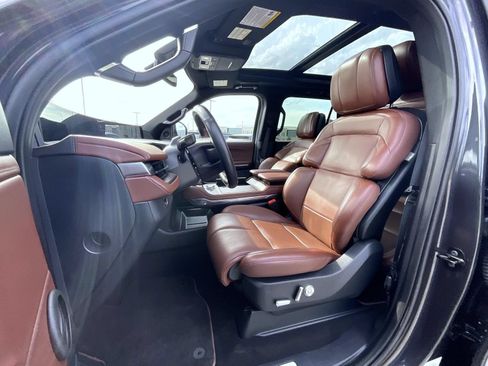 Used 2025 Lincoln Navigator Reserve AWD/4WD image 11