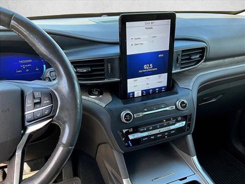 Used 2020 Ford Explorer Platinum w/ Premium Technology Package image 6