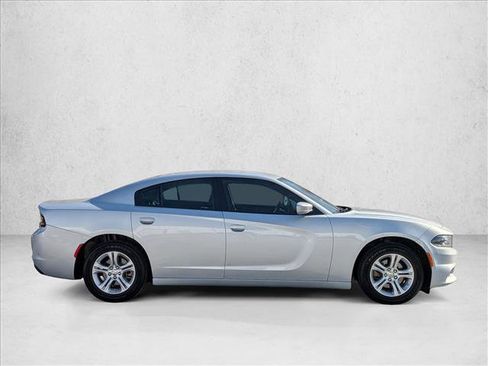 Used 2022 Dodge Charger SXT image 4