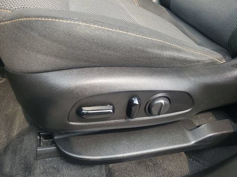 Used 2020 Chevrolet Traverse LT w/ LPO, Floor Liner Package AWD/4WD image 9