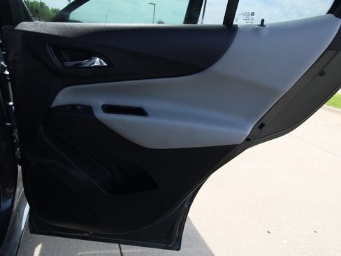 Used 2020 Chevrolet Equinox LT FWD image 35
