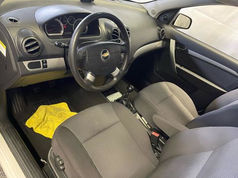 Used 2009 Chevrolet Aveo LT w/ Power and Convenience Package FWD image 22