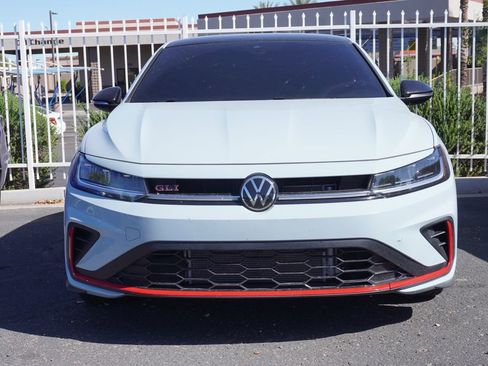 Used 2025 Volkswagen Jetta GLI Autobahn image 2