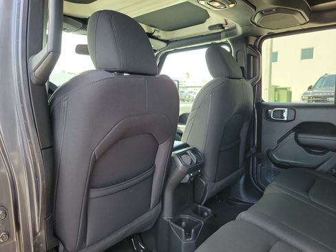 Used 2022 Jeep Wrangler Unlimited Sport AWD/4WD image 13