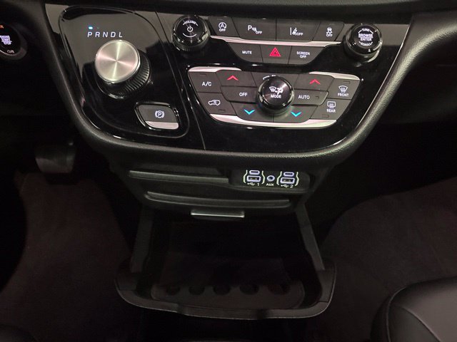 Used 2025 Chrysler Pacifica Select FWD image 39