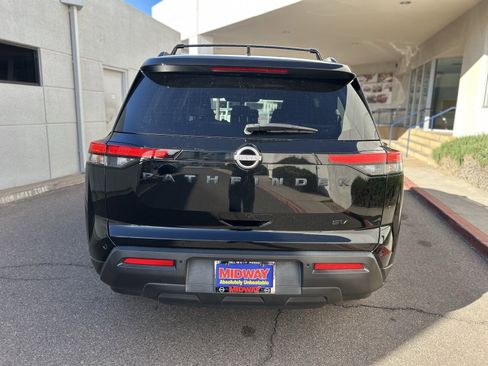Used 2023 Nissan Pathfinder SV w/ Black Appearance Package image 6