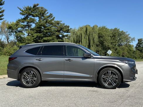 Used 2025 Acura MDX Advance Package image 8