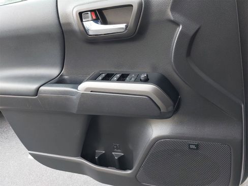 Used 2023 Toyota Tacoma TRD Sport image 32