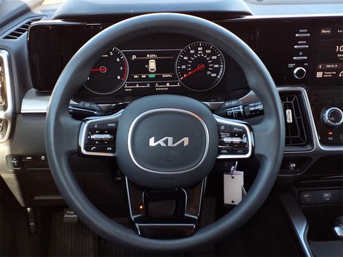 Used 2023 Kia Sorento LX image 19