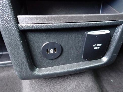 Used 2024 Ford Edge Titanium image 11