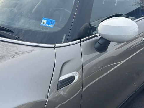 Used 2020 MINI Cooper 2-Door Hardtop image 12